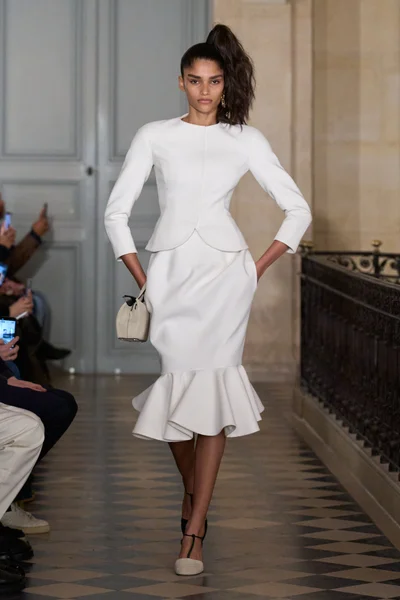 Look 1